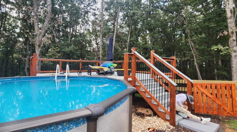 How Deck and Fence Staining Helps Outdoor Wood Last Longer
